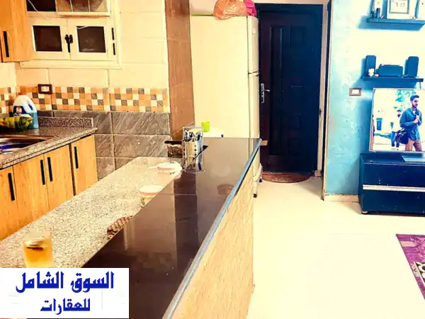 شقه ارضي بحديقة