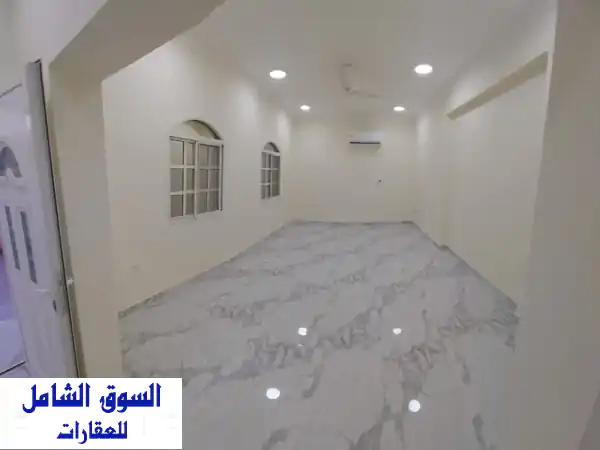 للإيجار فيلا سكني في الوكرة مقابل المدرسة الهنديه...