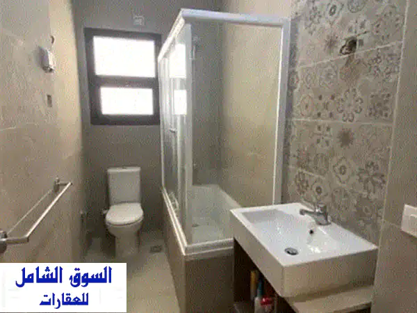 شقة + رووف + حمام سباحه استلام فوري للبيع في التجمع الخامس