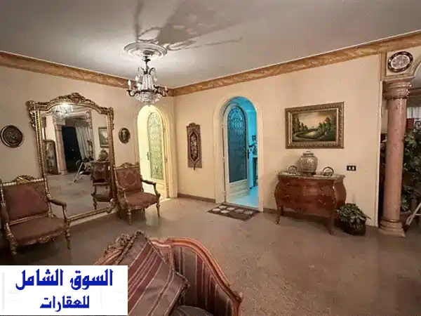 شقة ٣٠٠ م للبيع شارع حسانين هيكل الموازي لعباس...