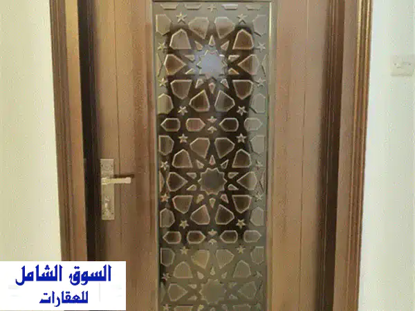 للإيجار شقة عائلية ثلاث غرف في صحار فلج القبائل حارة الشيخ