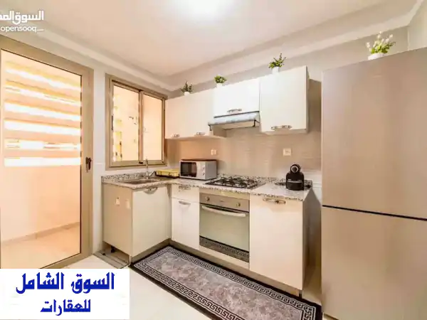 شقة راقية للإيجار اليومي ب مراكش و قريبة من كل المرافق.