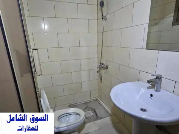 عمارة من ثلاث شقق واستوديو للايجار او البيع