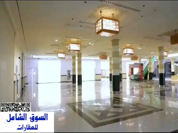 فرصة استثمارية ذهبية: مجمع تجاري ضخم 220,000 قدم² |...