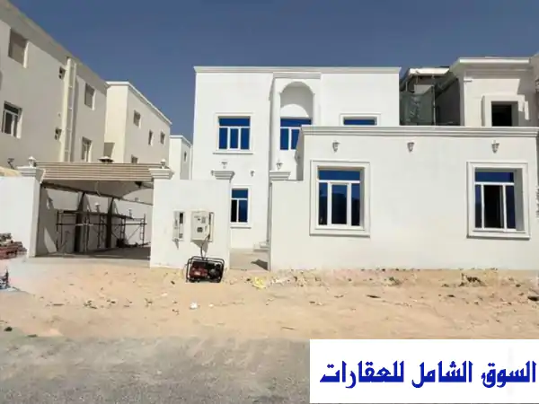 فرصة ذهبية: فيلا فخمة وجديدة للبيع في أم قرن | من...