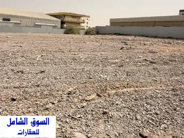 فرصتك بأم القيوين: حوش ضخم 59 ألف قدم² للإيجار! مثالي للتخزين والمشاريع التجارية