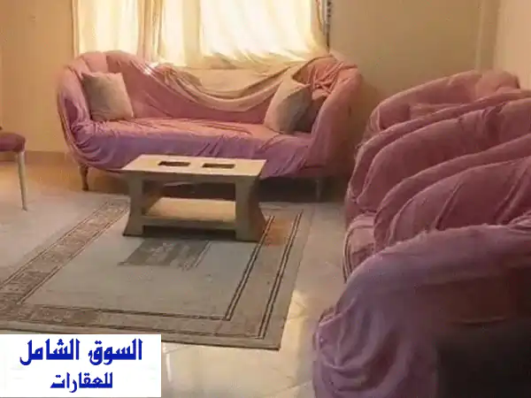 شقة مفروشة فاخرة للإيجار بالتجمع الخامس: دار مصر الأندلس (مرحلة ثانية) - إطلالة بانورامية على الشارع الرئيسي وموقع حيوي