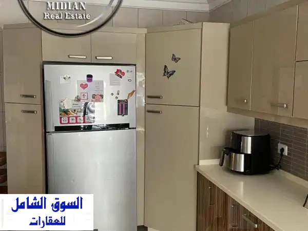 شقة أحلامك بانتظارك! مفروشة فاخرة للإيجار في الكرسي 270م - 4 نوم وإطلالة ساحرة #7007