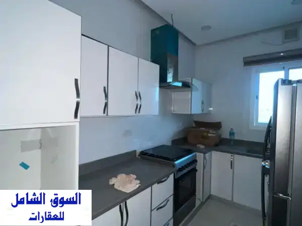 للإيجار شقة مفروشة في جد علي تتكون من 3 غرف، 4 حمامات، صالة، ومطبخ مجهز بكل الأجهزة. السعر 300 ...