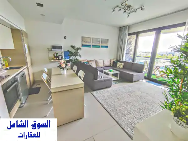 الشقة تحتوي على غرفة نوم واحدة وحمام وتقع داخل...