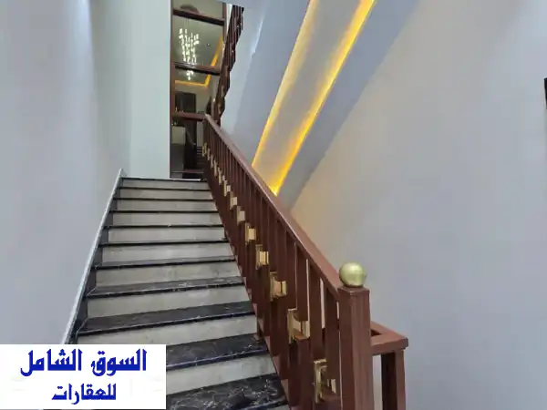 فيلا للبيع في منطقة العامرة أرضي وأول ورووف مساحة الأرض 3014 قدم مساحة البناء 4300 قدم 6 غرف ومجلس ...