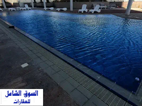 شقق فاخرة للإيجار بالشرق: إطلالة بحرية خلابة، مسبح...