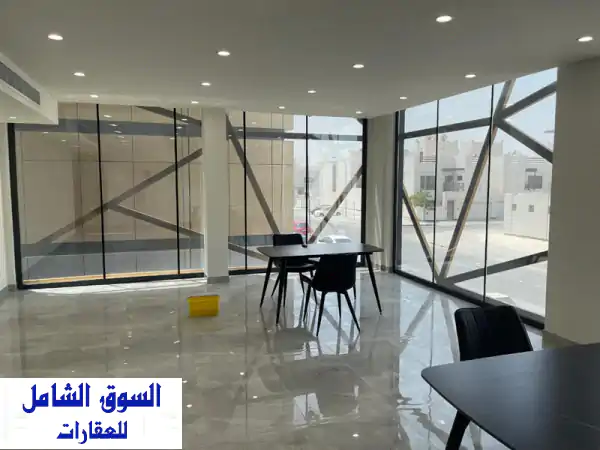 فرصة ذهبية: مبنى تجاري جديد فاخر للبيع أو...