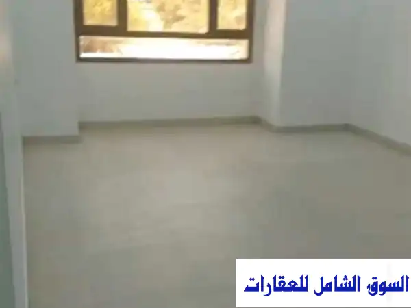 للايجار شقة فسيحة بإشبيلية (الدائر السادس): 3 غرف...