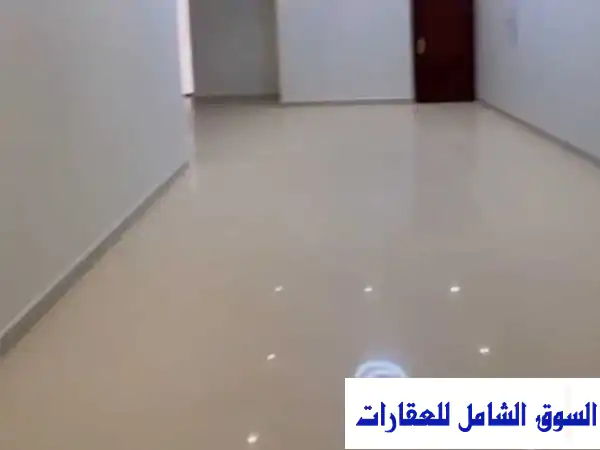 شقة راقية للإيجار بالزهراء: دور أول، 3 غرف نوم،...