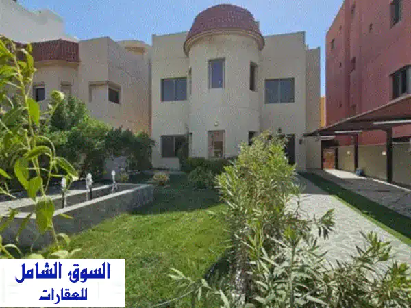 فيلا فاخرة للإيجار في حطين، الكويت | 5 غرف نوم،...