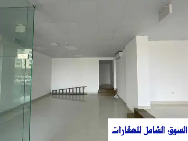 فرصة استثمارية ذهبية: محل تجاري مُجدد بالكامل...