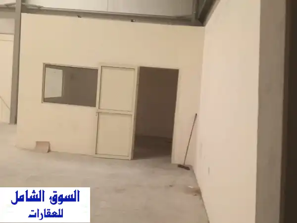 للإيجار مستودع في الصجعة s الشارقة قريب من شارع 97...