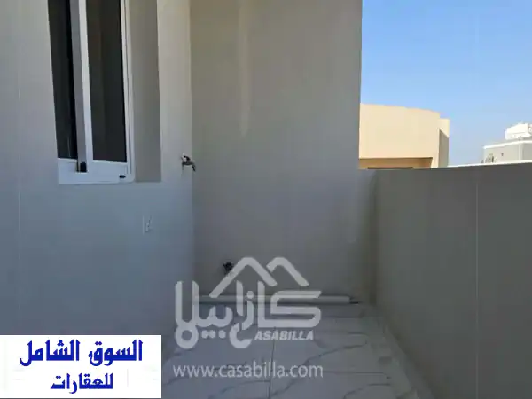 فرصة لا تعوض! شقة طابق واحد فاخرة للبيع في الحد الجديدة | 4 غرف نوم ومدخلين وموقفين خاصين