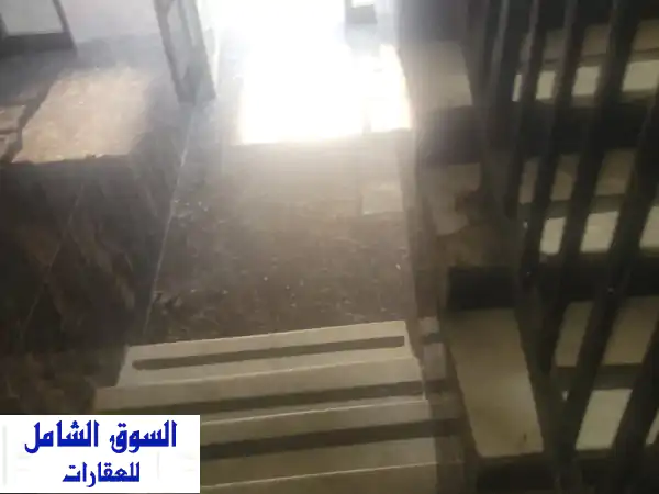 للبيع في عجمان: بناية سكنية تجارية استثمارية...