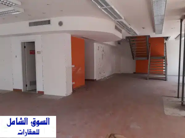 ZE254092: فرصة استثمارية ذهبية! محل تجاري 200م²...