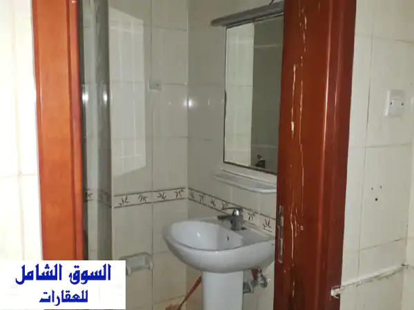 فرصة استثمارية ذهبية: مكتب فاخر للبيع في برج فالكون عجمان - الطابق 22، إطلالة استثنائية 1180 قدم مربع، جاهز لعملك!