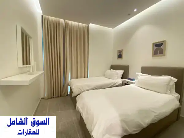 شقة فاخرة للبيع في ديار المحرق | مراسي رز دنس | 2 نوم | إطلالة مسبح خلابة