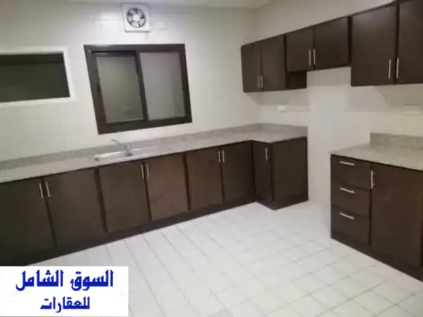 بيت للإيجار في الرفاع الغربي - مسكن عائلي مريح مع...