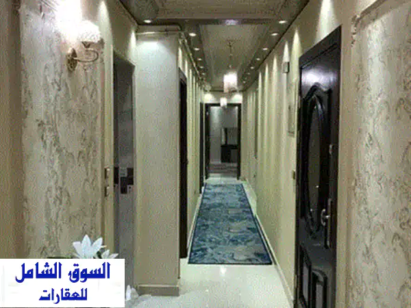 شقة مفروشة فاخرة في المهندسين - خطوات من ميدان لبنان! (مباشرة من المالك)