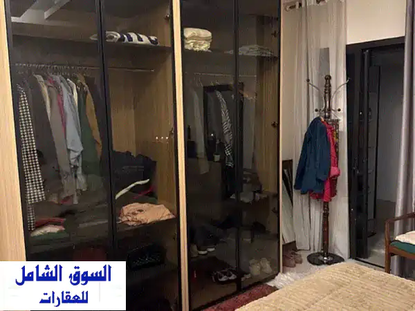 شقة معدة بالكامل بإطلالة بحرية خلابة! ٣ غرف نوم للبيع