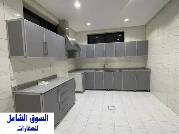 🏡 دور فاخر للإيجار في فنيطيس | 4 غرف نوم + مصعد +...