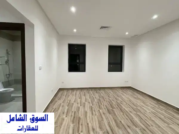 🏡 دور فاخر للإيجار في فنيطيس | 4 غرف نوم + مصعد + مواقف سيارات