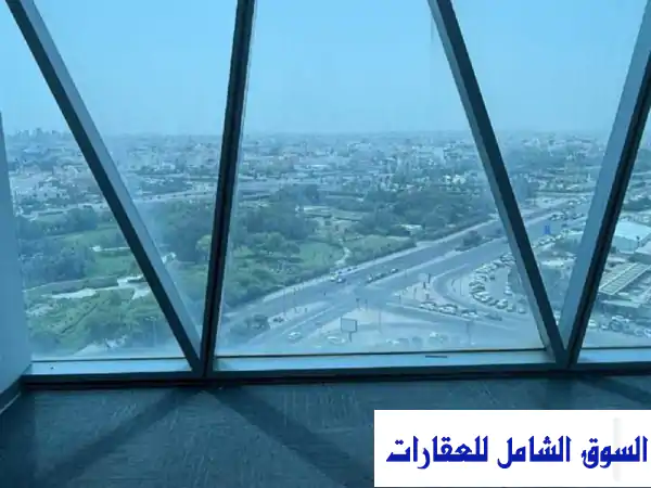 مكتب فاخر للإيجار في قلب العاصمة - الكويت | مساحة 420...