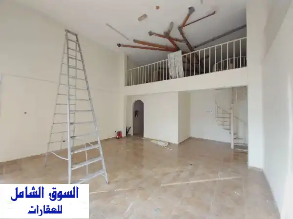 محل تجاري فاخر للإيجار السنوي في الجرف 3 الصناعية -...