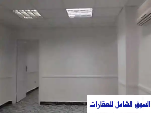 مكتب إداري فاخر للإيجار في برج العالمية -...