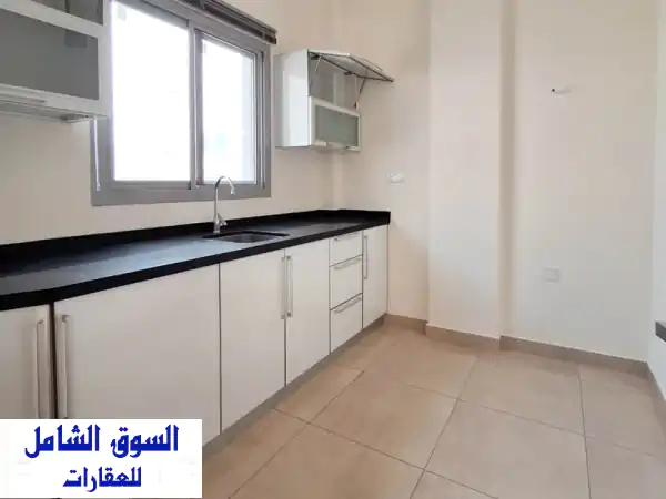 مكاتب تجارية للإيجار في السيف - غرفتين، حمامين، وموقع متميز!