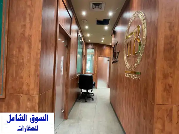 مكتب تجاري فاخر للإيجار في شرق - 195 متر، 1700 دينار شامل الخدمات!