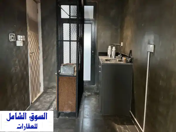 مكتب فاخر للإيجار - إطلالة بحرية خلابة شرقاً! (120م²، طابق كامل)