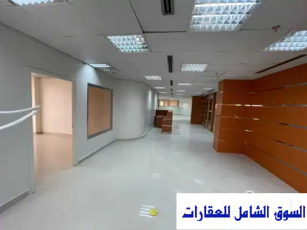 مكتب فاخر للإيجار في قلب العاصمة الكويت - 1000 متر مربع!