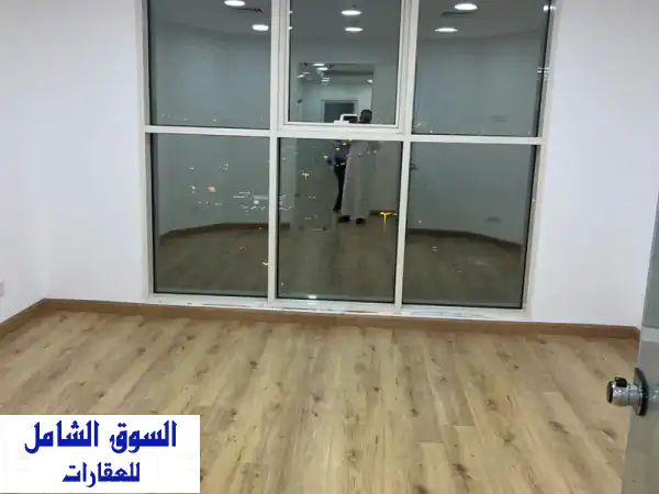 مكتب تجاري فاخر للإيجار في الصالحية - إطلالة خلابة ومساحة رحبة!