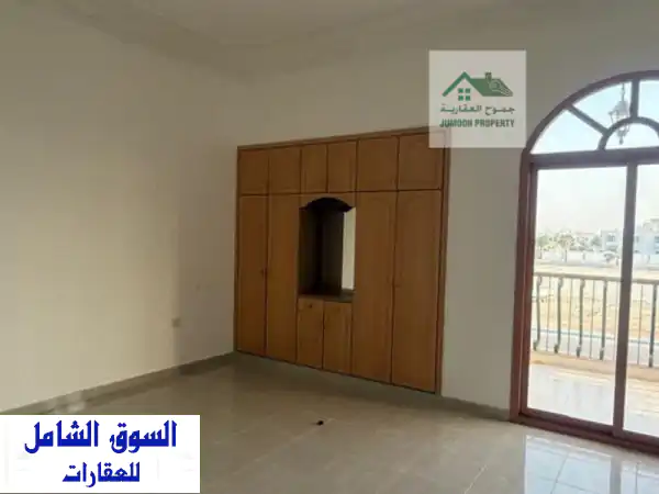 فيلا فاخرة للإيجار في ربدان | مدخل خاص وحوش واسع