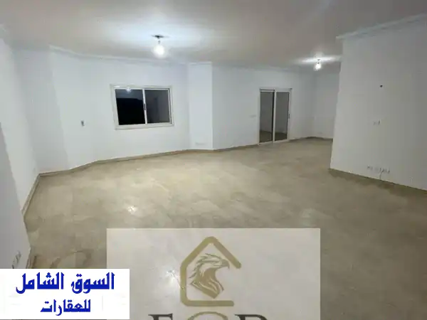 فيلا فاخرة للإيجار في مدينة الرحاب - مساحة 560م²،...