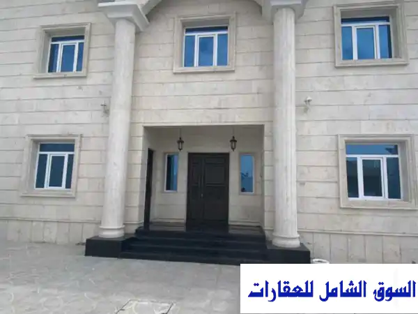 فيلا فاخرة للبيع في الدحيل - مساحة 1232 متر - تشطيب فاخر