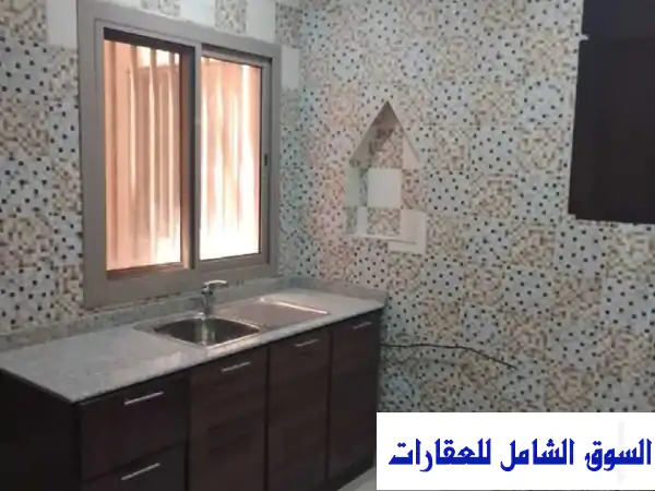 مكتب للإيجار في الدراز - ٣ غرف، حمامين، صالة، مطبخ - ١٣٠ دينار فقط!