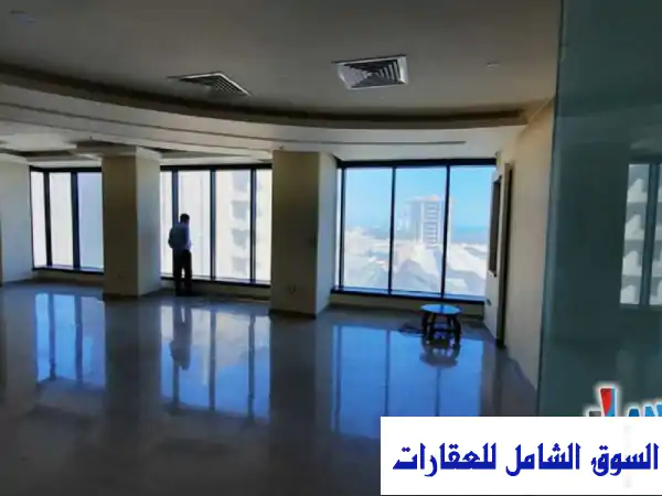مكتب فاخر للإيجار في العاصمة - 197م² - إطلالة بحرية خلابة!