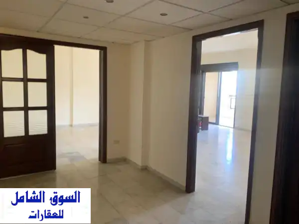 شقة فسيحة للإيجار في عين المريسة - مساحة 170 متر، 3...