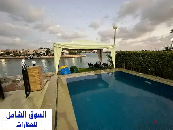 فيلا فاخرة مطلة على بحيرة مارينا 5 - صف أول!  سين خاص...