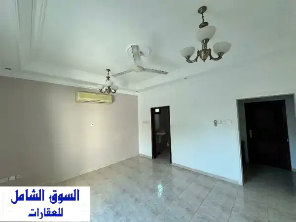 فيلا مستقلة مفروشة جزئياً في مدينة عيسى - جرداب | 550 دينار بحريني