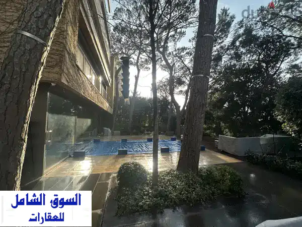 فيلا فخمة للبيع في بيت مري - عقار فاخر حصري!  (1100...