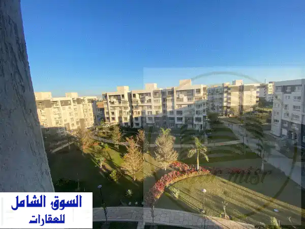 شقة فاخرة 165م² بمدينتي - إطلالة خلابة على...